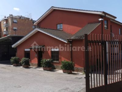 Capannone Tor Sapienza 1