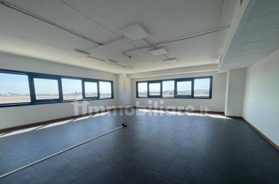 Capannone pomezia 7000mq 4