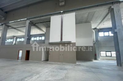 Capannone pomezia 7000mq 6